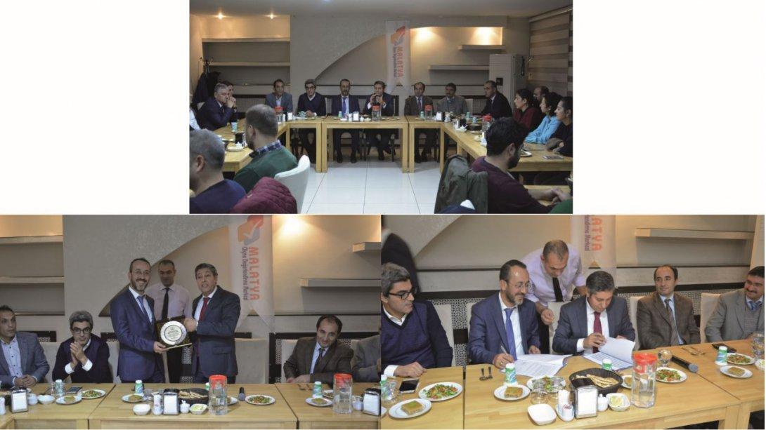 İL MİLLİ EĞİTİM MÜDÜRÜ ALİ TATLI MALATYA ÖDM SORU YAZARLARI İLE YEMEKTE BULUŞTU